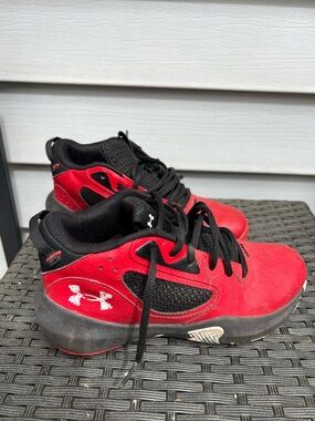 Under Armour Kids Red and Black Low-Top Sneakers